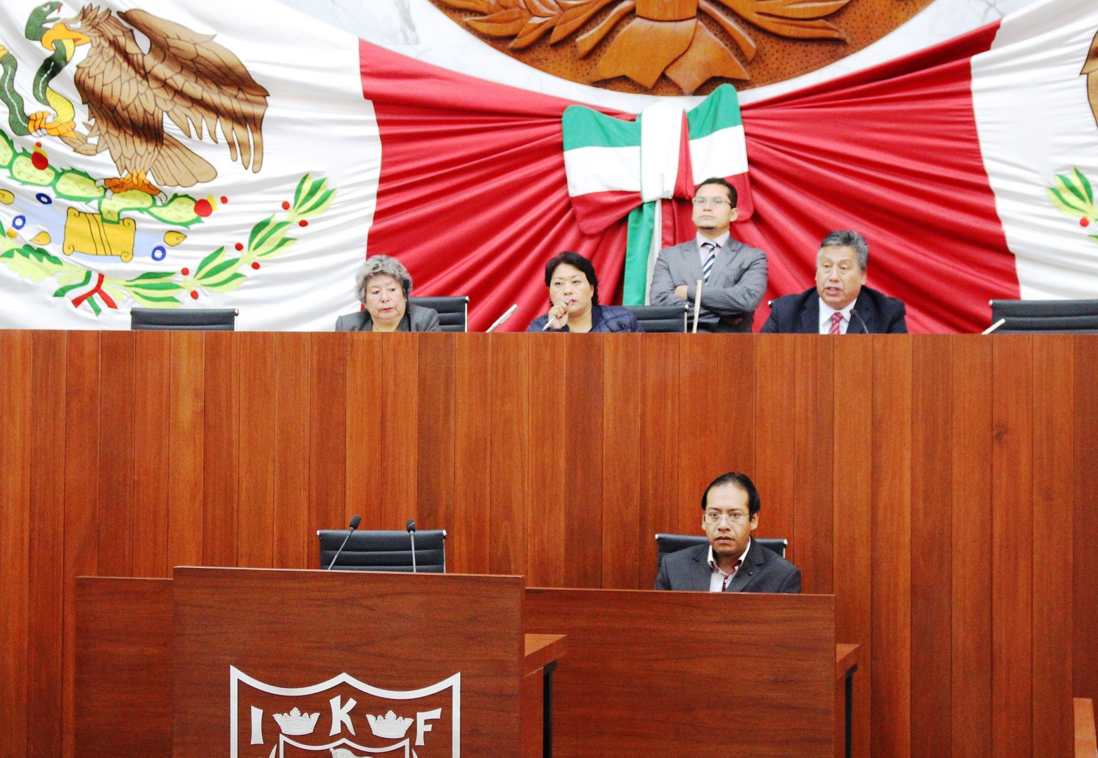 Da entrada Congreso a denuncia de juicio político en el IAIP